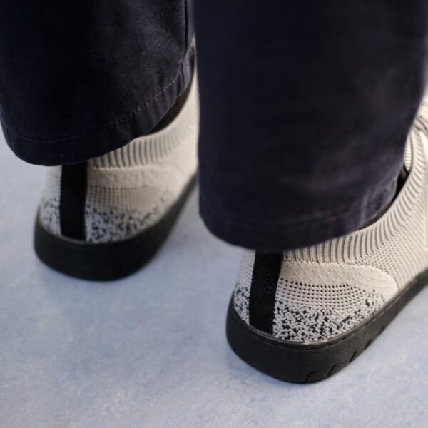 Zapatillas Free Mustang Knit Gris - Image 3