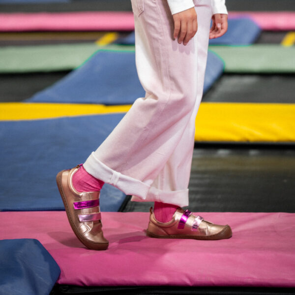 Zapatillas Flexinens Doradas y Fucsia - Image 4